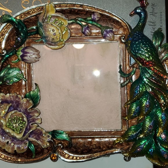 Collectible Picture Frame. - Picture 4 of 12